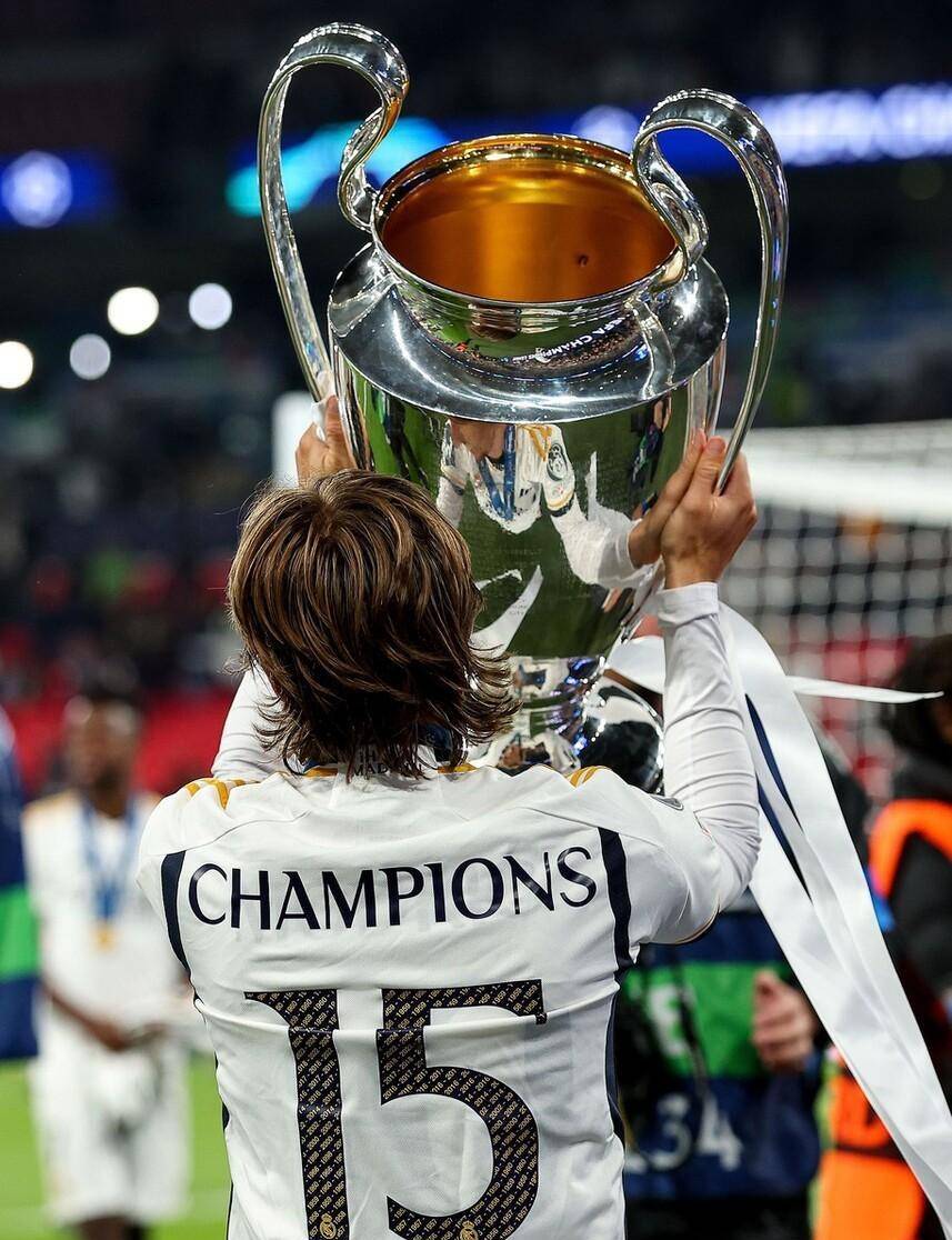 包含莫德里奇伤愈归阵，皇马喜迎主力核心回归的词条