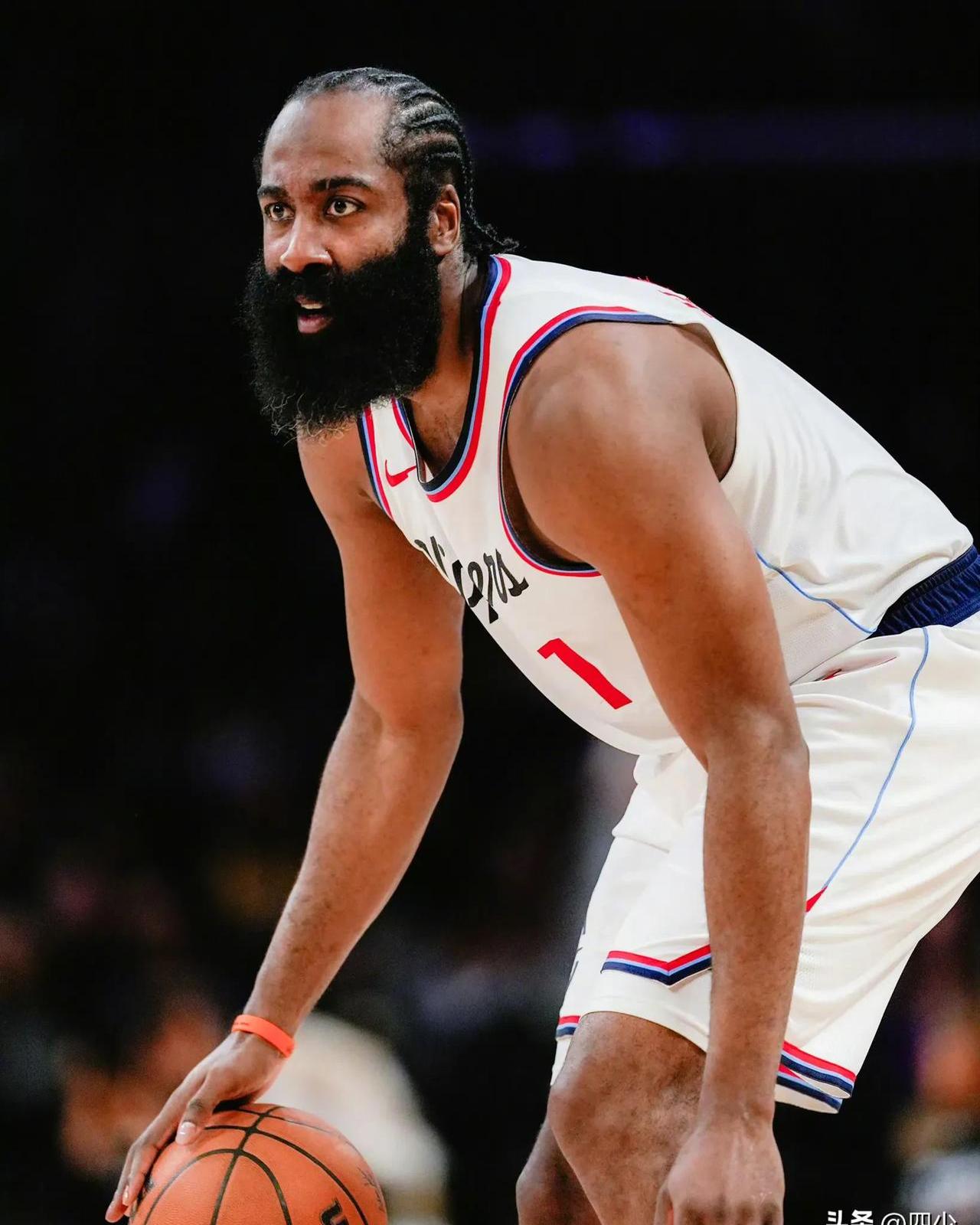 哈登在RNG比赛中精彩发挥,赛况扑朔迷离引发热议! 哈登在RNG比赛中精彩发挥,赛况扑朔迷离引发热议!