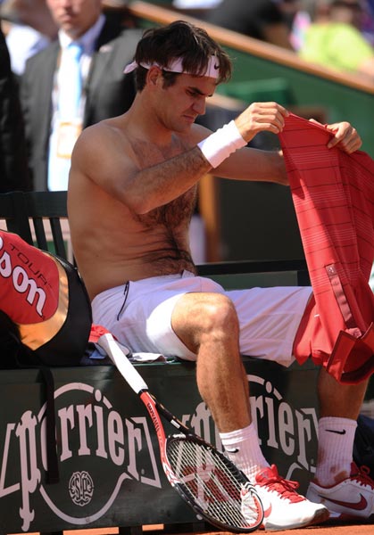 费德勒连续十二场比赛得分超过险胜，利物浦不断突破！